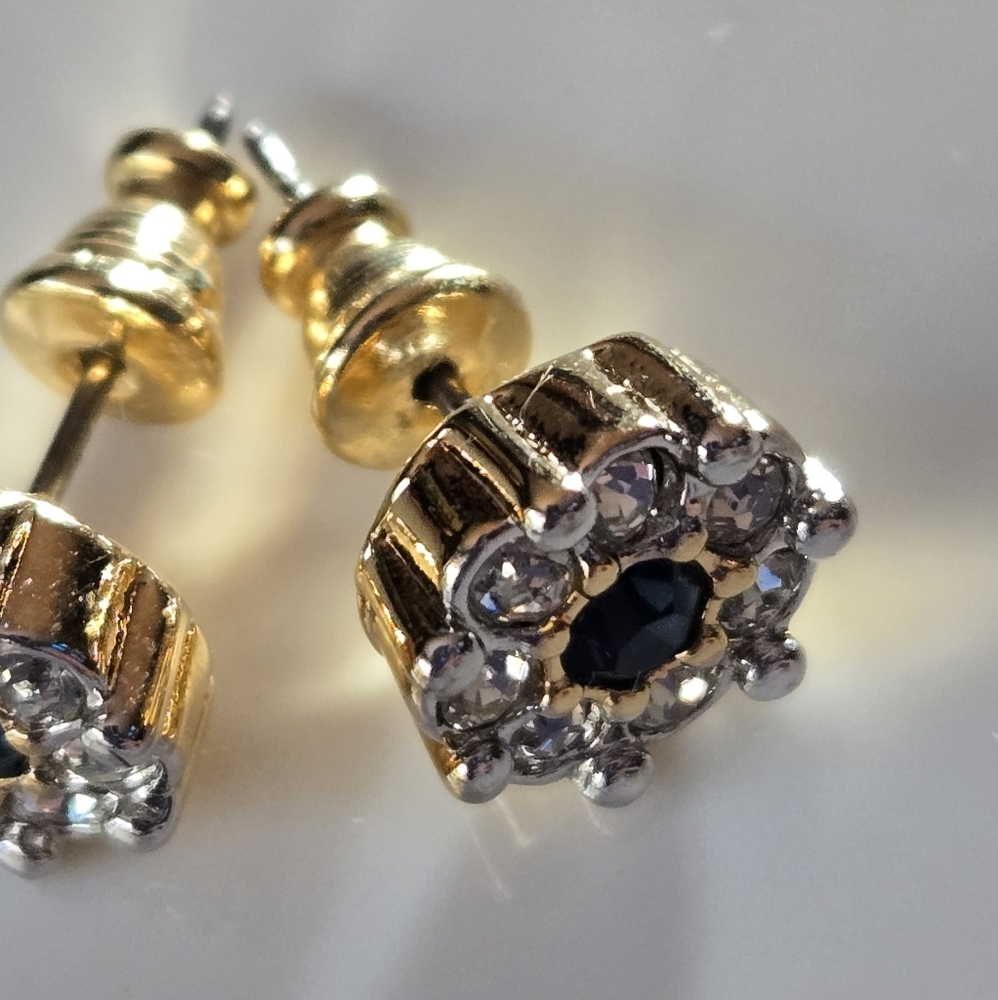 NWT💫D'Orlan Bijoux Goldtone Rhinestone Stud Earrings - Picture 6 of 11